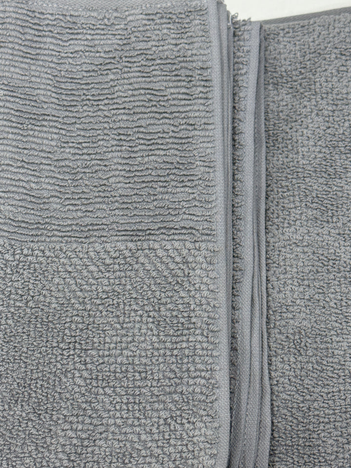 Bedsy’s Premium Bath Towel transforms your daily routine into a luxury experience — giving you hotel-style softness and comfort at home.